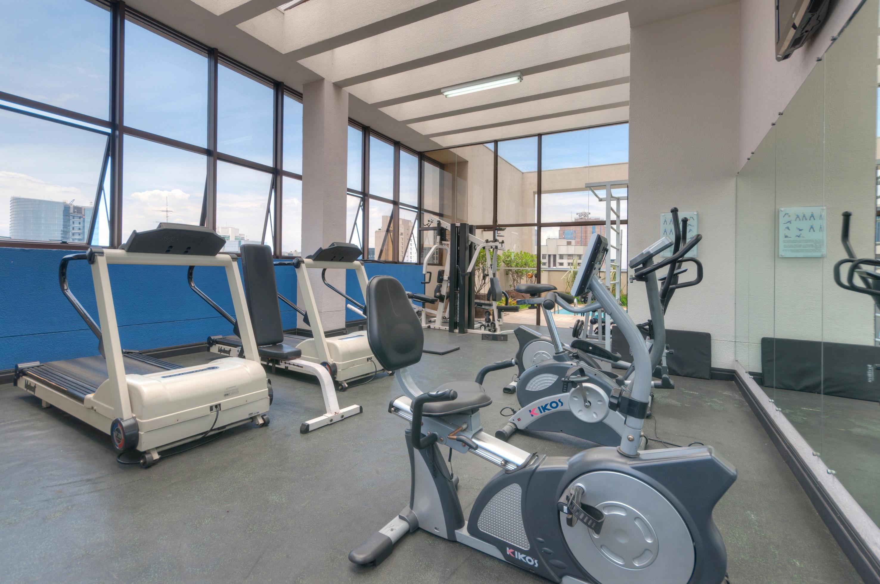 Hotel Double Tree By Hilton Sao Paulo Itaim Extérieur photo The gym at the hotel