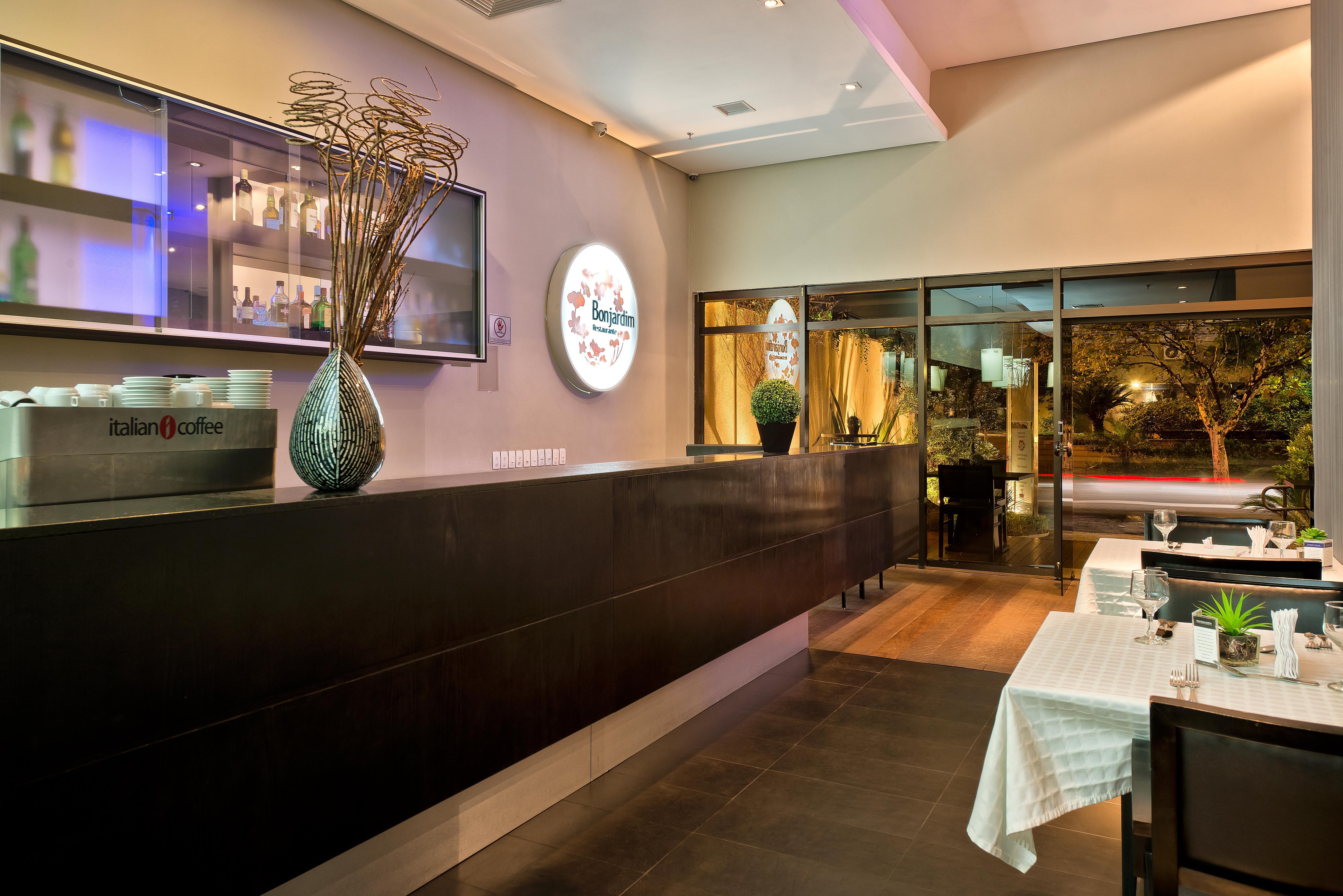 Hotel Double Tree By Hilton Sao Paulo Itaim Extérieur photo Restaurant