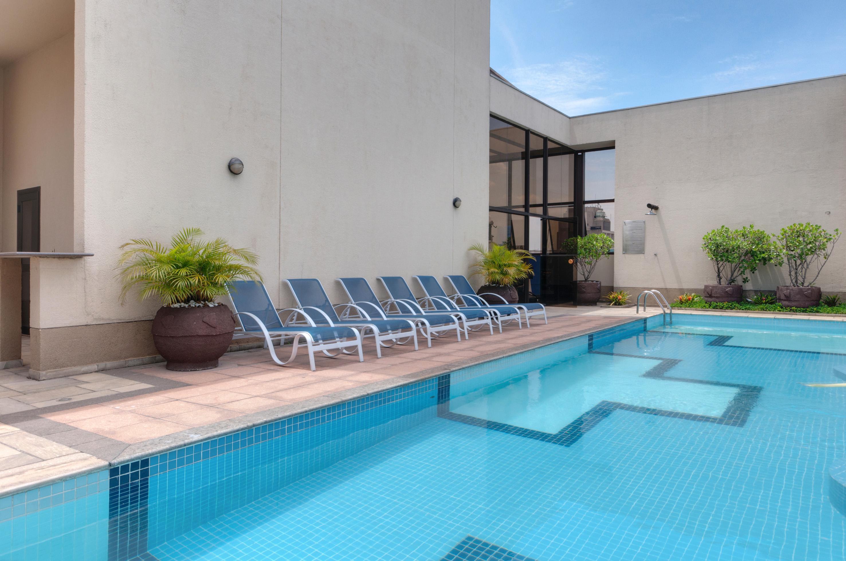 Hotel Double Tree By Hilton Sao Paulo Itaim Extérieur photo Swimming pool at the hotel