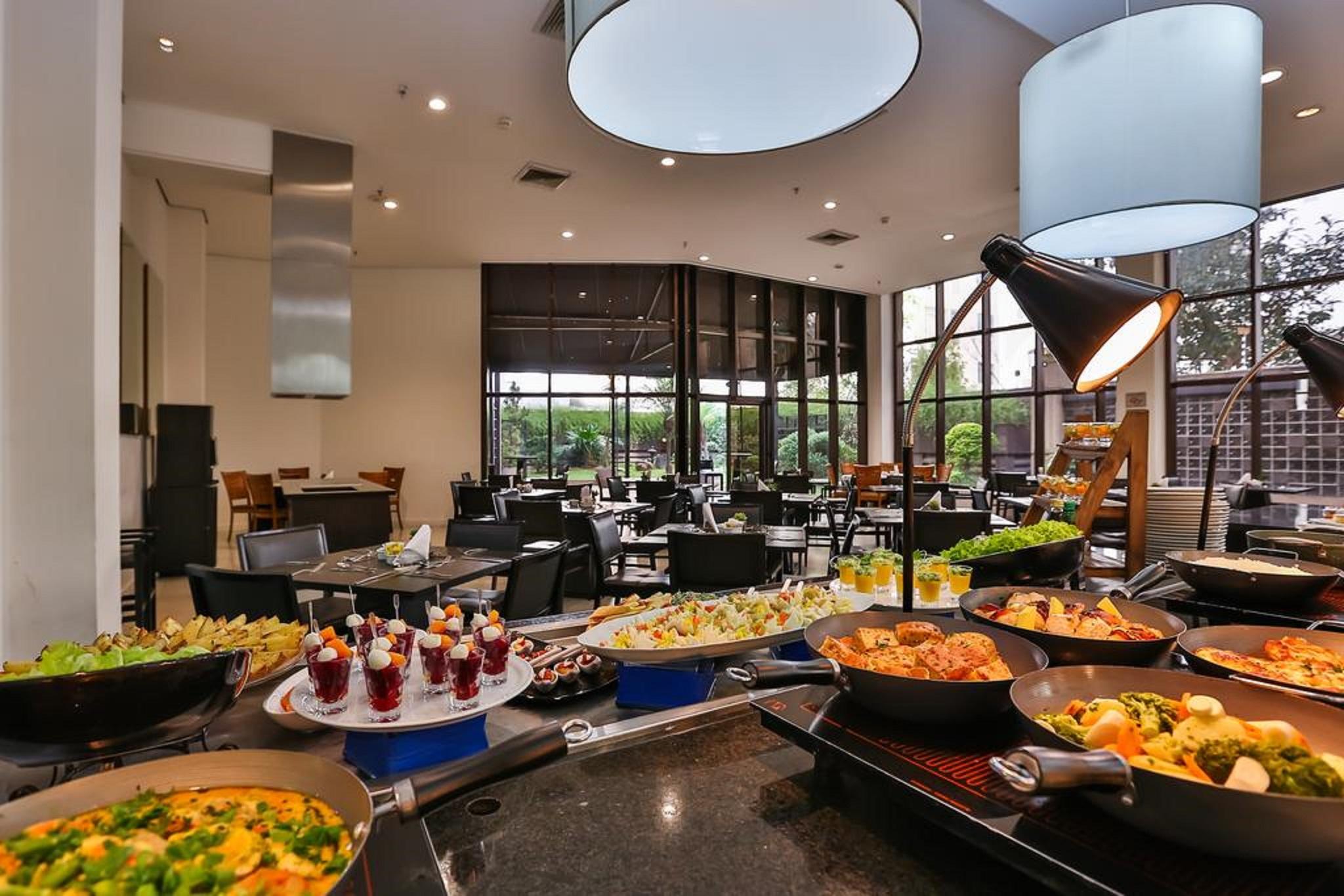 Hotel Double Tree By Hilton Sao Paulo Itaim Facilités photo The buffet at the hotel