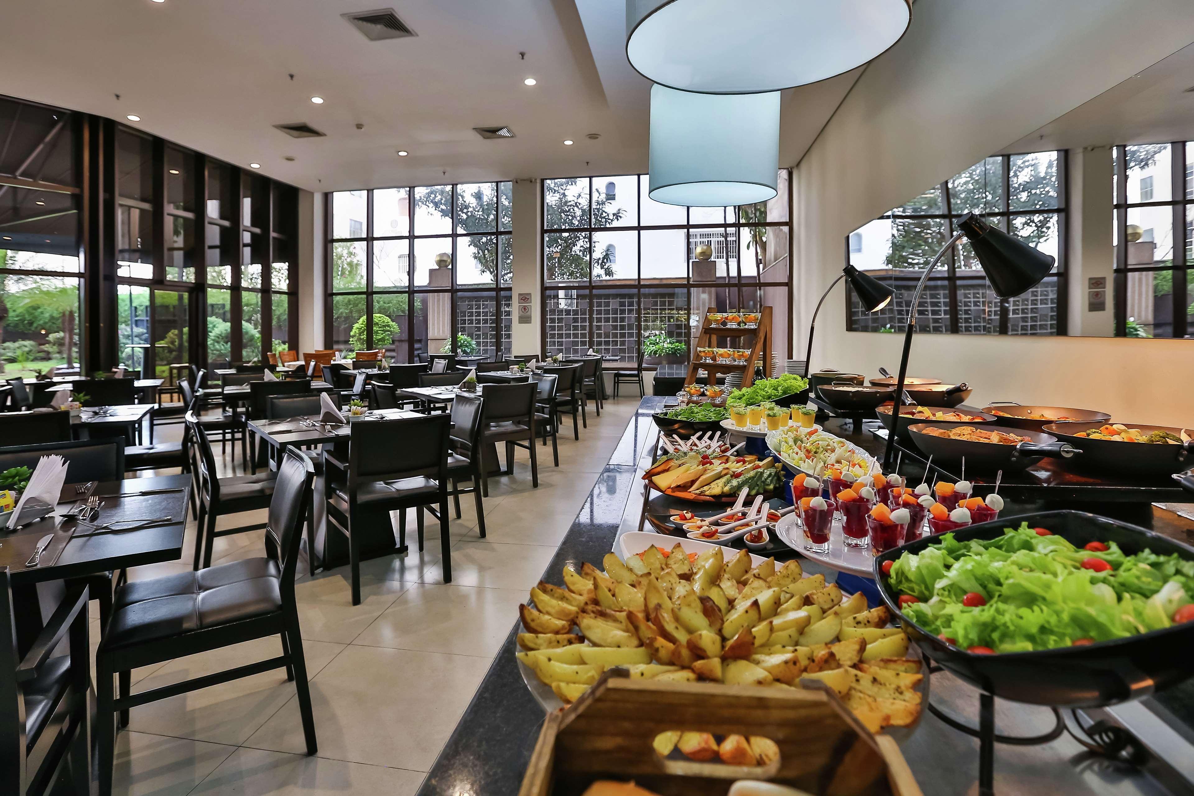 Hotel Double Tree By Hilton Sao Paulo Itaim Extérieur photo The restaurant