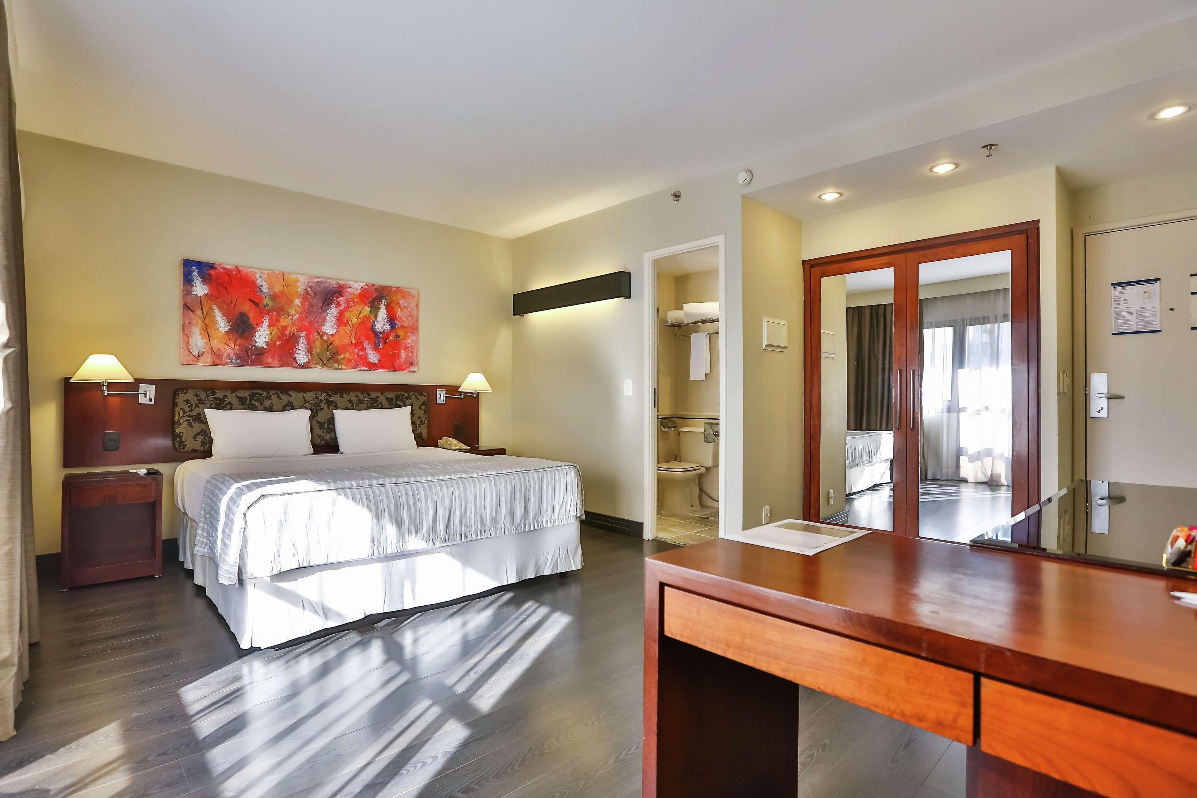 Hotel Double Tree By Hilton Sao Paulo Itaim Chambre photo A room at the hotel